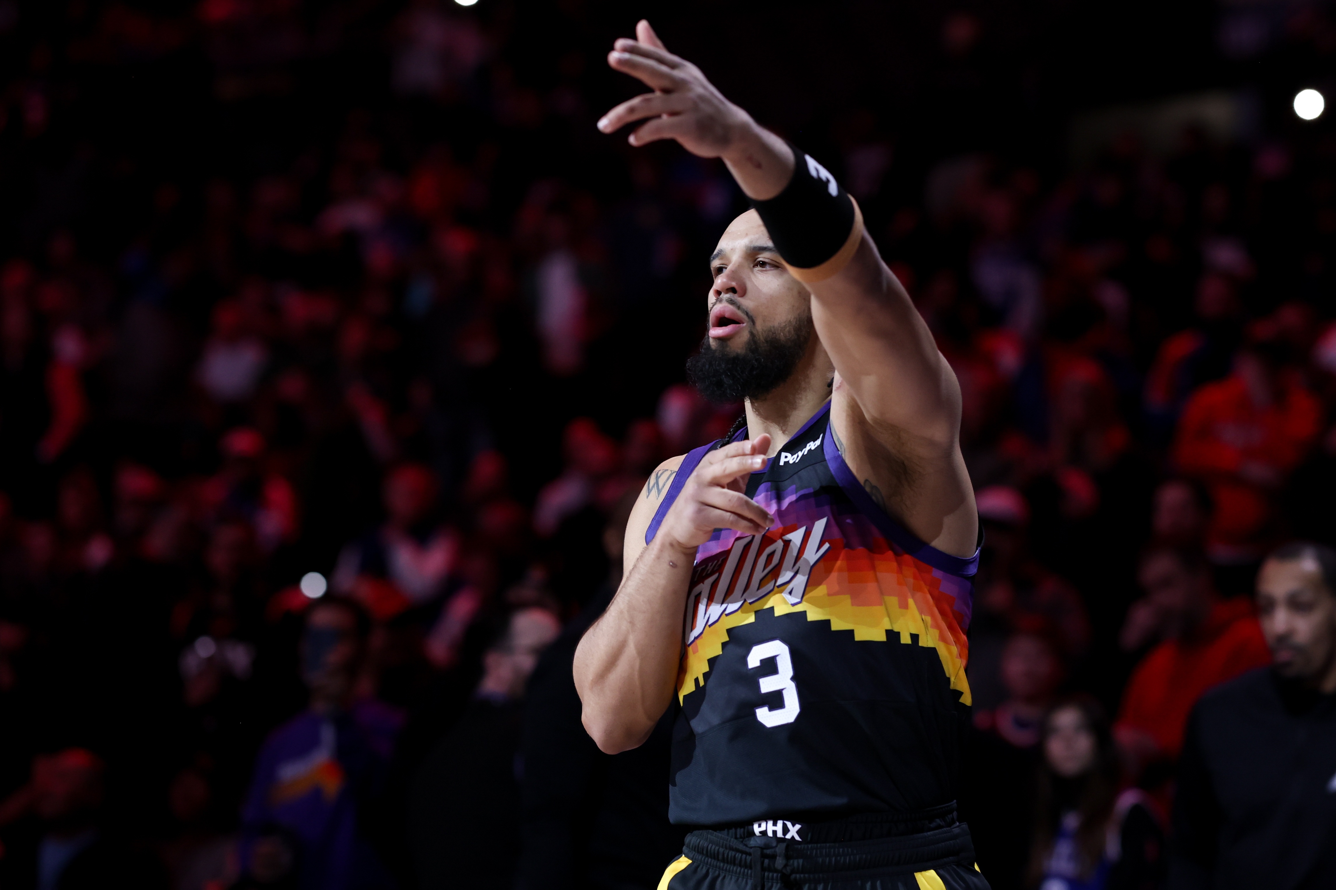 狄龙：伤病是篮球的一部分 我们得找到解决办法 稳住现在的排名